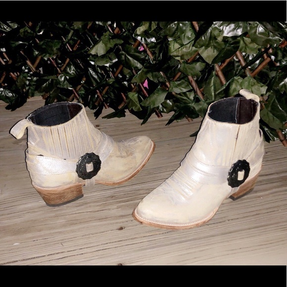 MATISSE Judo Western Suede Ankle Bootie - Picture 2 of 7